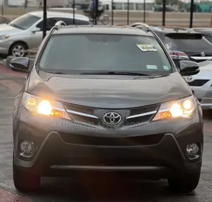 Toyota RAV4 Limited 4dr SUV AWD (2.5L 4cyl 6A) 2015 Gray