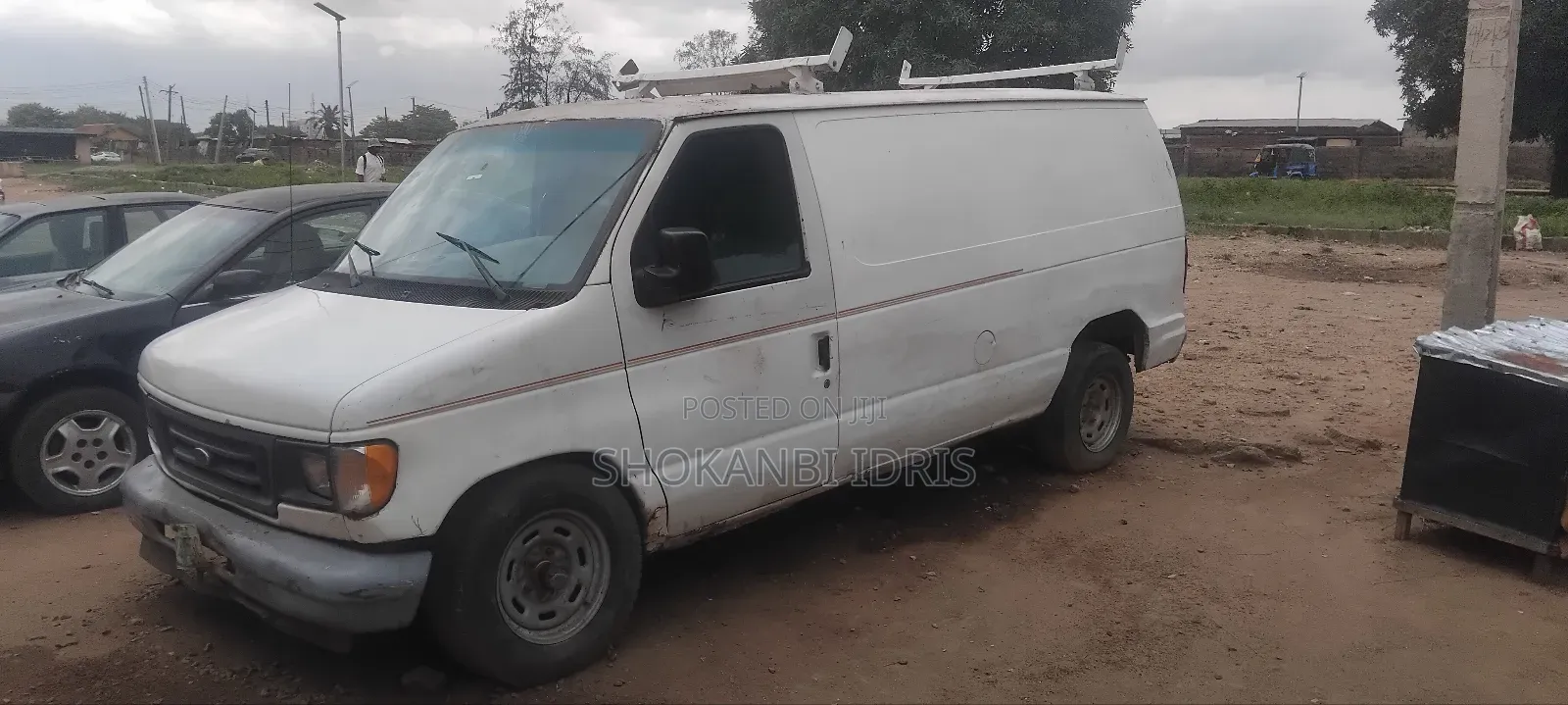 Ford E250 2002 White