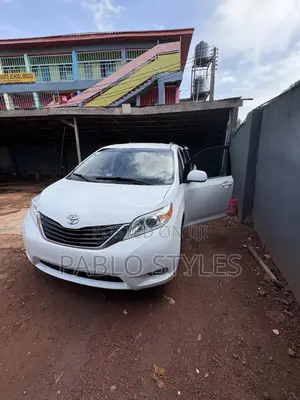 Toyota Sienna 2014 White