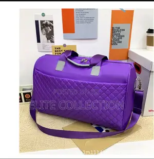 High Quality Large Capacity Duffle Bag Comes With Beautiful 5 Colors