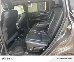 Toyota Highlander Limited Platinum 4x4 V6 (3.5L 6cyl 8A) 2018 Gray
