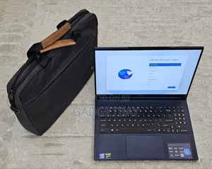 Laptop MSI Stealth 16 AI Studio 32GB Intel Core Ultra 9 SSD 1T