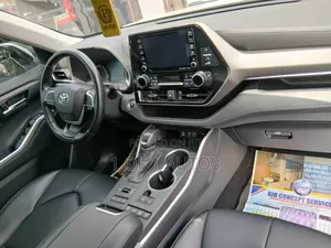 Toyota Highlander XLE 2022 White