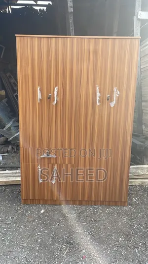 Wardrop 4/6 4doors and I Drawer