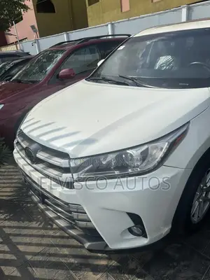 Toyota Highlander XLE 4x4 V6 (3.5L 6cyl 8A) 2018 White