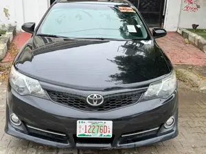 Toyota Camry SE V6 4dr Sedan (3.5L 6cyl 6A) 2013 Black