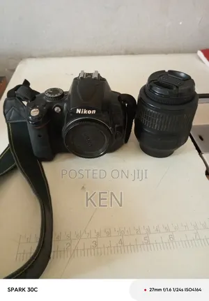 Nikon D5000