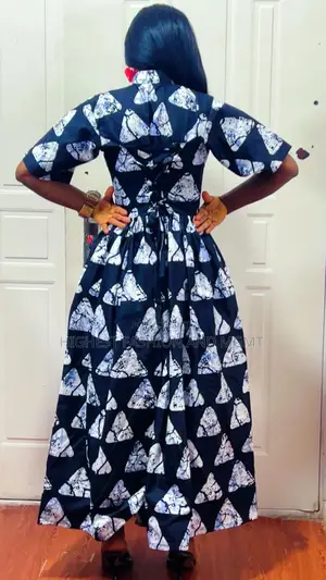 Long Gown With Collar - Style 390