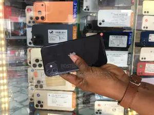 Apple iPhone 11 64 GB