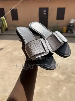 Premiumly Made Handmade Female Flat Slipper