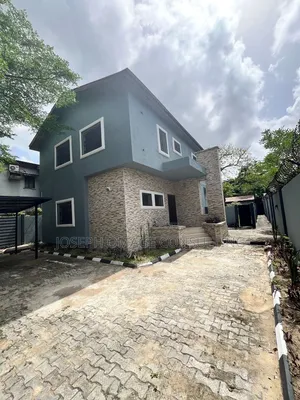 4bdrm Duplex in Vgc for sale