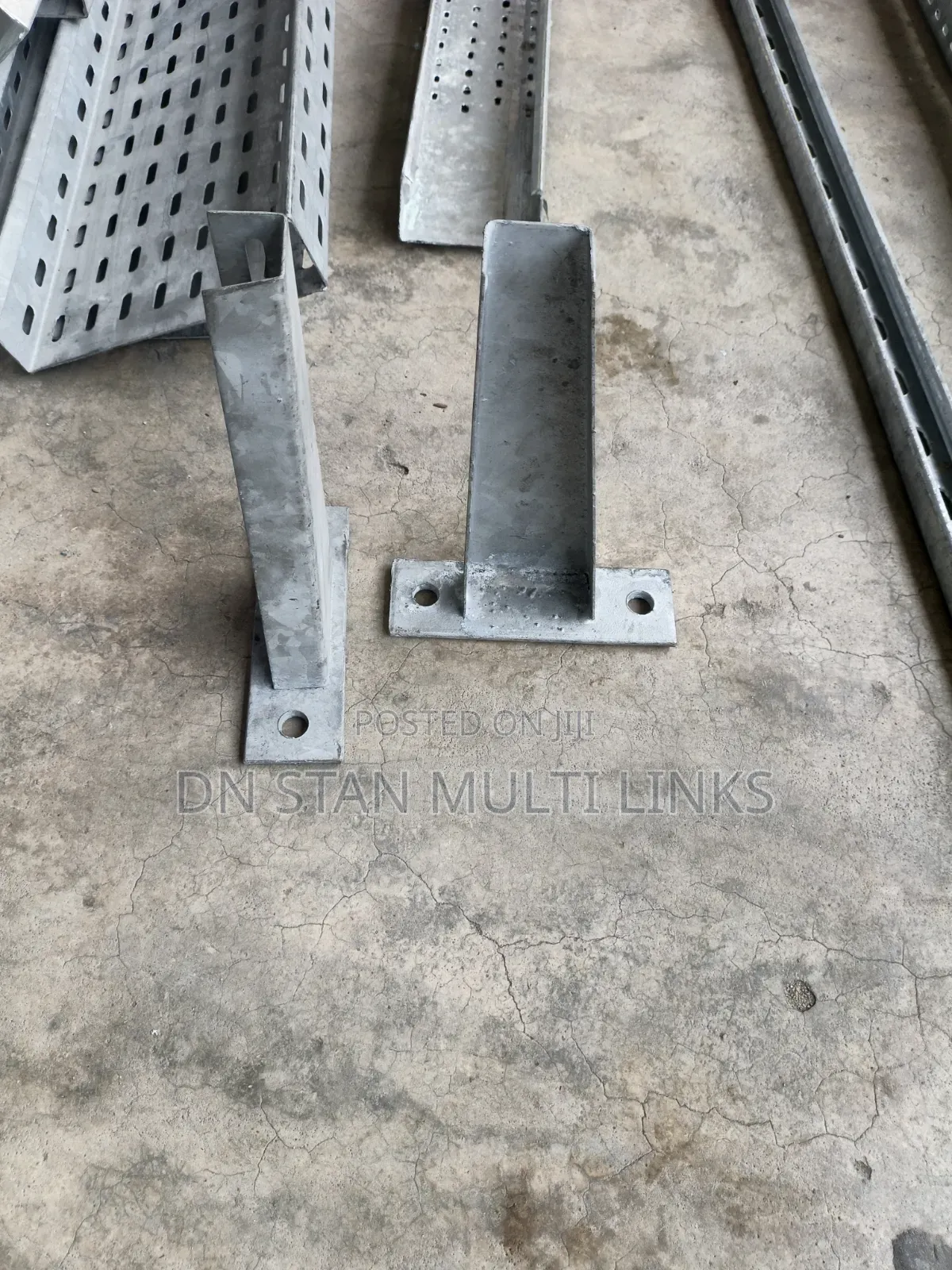 L Shape Support 200mm HDG