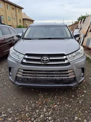 Toyota Highlander Limited 4x4 V6 (3.5L 6cyl 8A) 2017 Gray