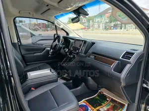 Toyota Granvia 2023 Black