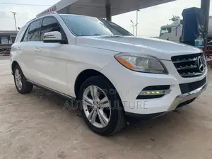 Mercedes-Benz M Class ML350 4MATIC 4dr SUV AWD (3.5L 6cyl 7A) 2014