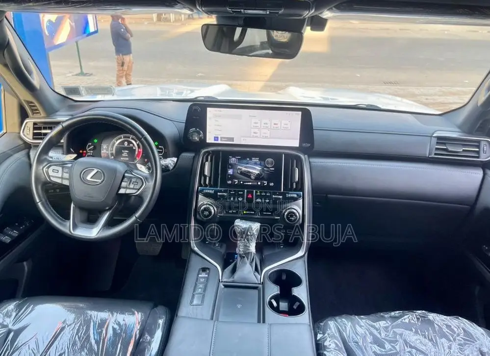 Lexus LX 600 2024 White