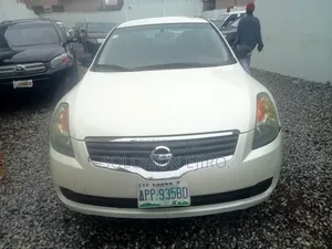 Nissan Altima 2008 White