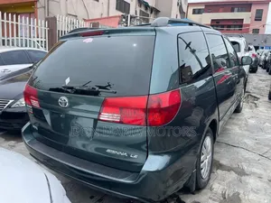 Toyota Sienna LE AWD 2005