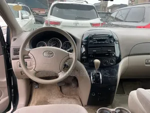 Toyota Sienna LE AWD 2005