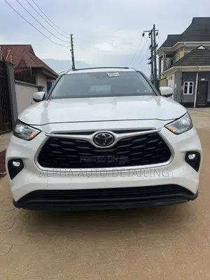 Toyota Highlander XLE 2021 White