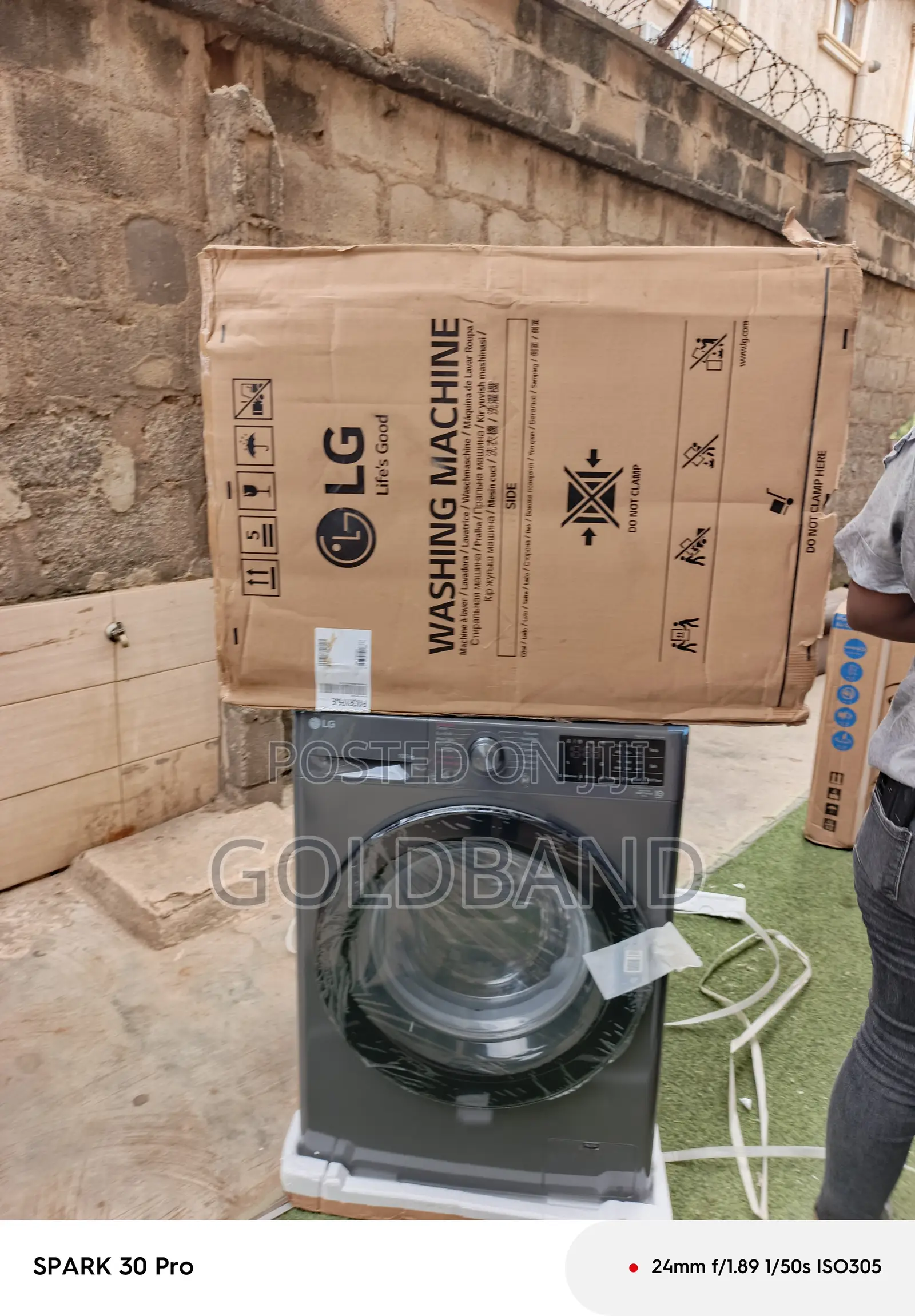 Lg 10.5kg Front Load Washer and Dryer Style