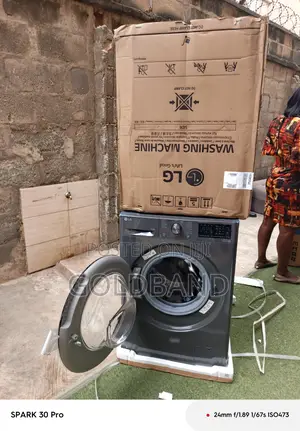 Lg 10.5kg Automatic Front Load Laundry Machine