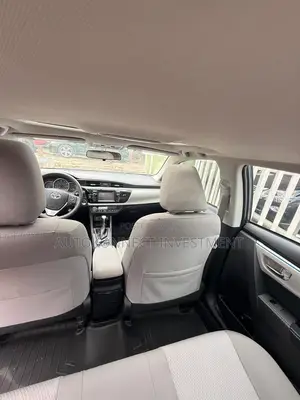 Toyota Corolla LE Plus 4dr Sedan (1.8L 4cyl CVT) 2015 Gray