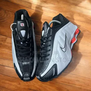 Original Quality Nike Shox R4 Luxury Sneakers in 2 Colorways