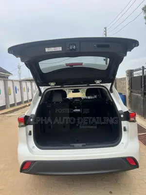 Toyota Highlander XLE 2021 White