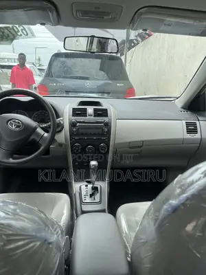 Toyota Corolla L 4dr Sedan (1.8L 4cyl 5M) 2013 Silver