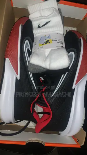 Brand New in Box (Bnib) Original Nike Gym Shoes – Imported From Uk