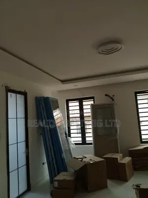 3bdrm Block of Flats in Allen Avenue for rent