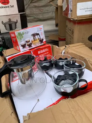 Heat Resistant Tea Pot With 4 Extra Cups