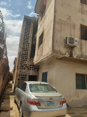 3bdrm Block of Flats in Kofoworola Attah St, for sale