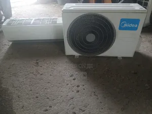 Neat Midea Split Air Conditioner