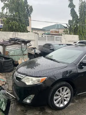 Toyota Camry XLE 4dr Sedan (2.5L 4cyl 6A) 2012 Black