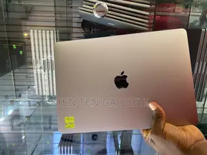 Laptop Apple MacBook Pro 2017 16GB Intel Core i7 SSD 512GB
