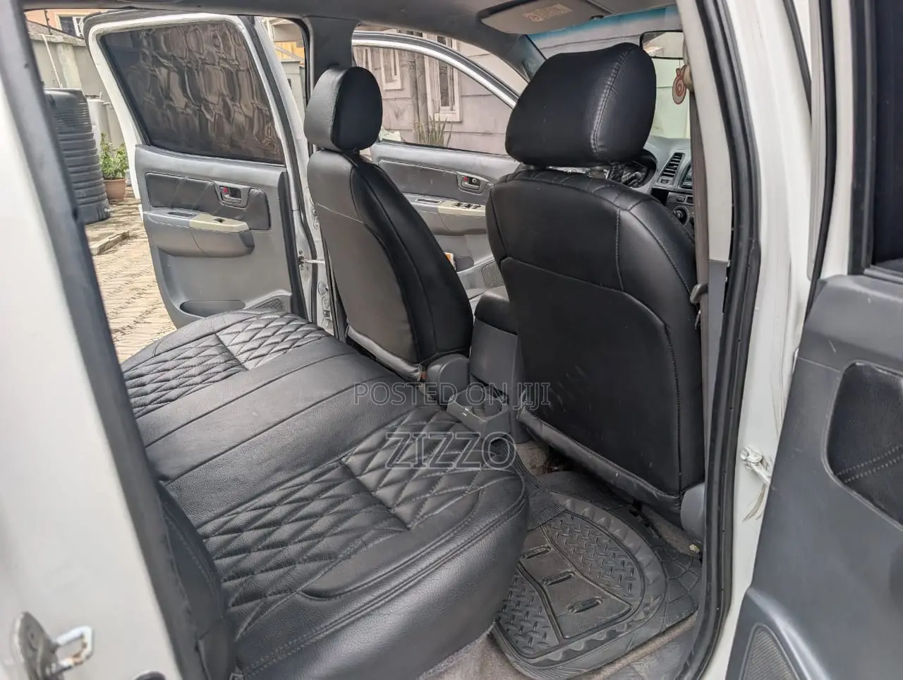 Toyota Hilux 2012 White