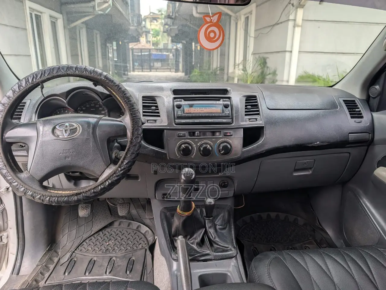 Toyota Hilux 2012 White