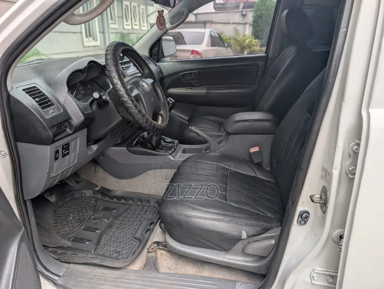 Toyota Hilux 2012 White
