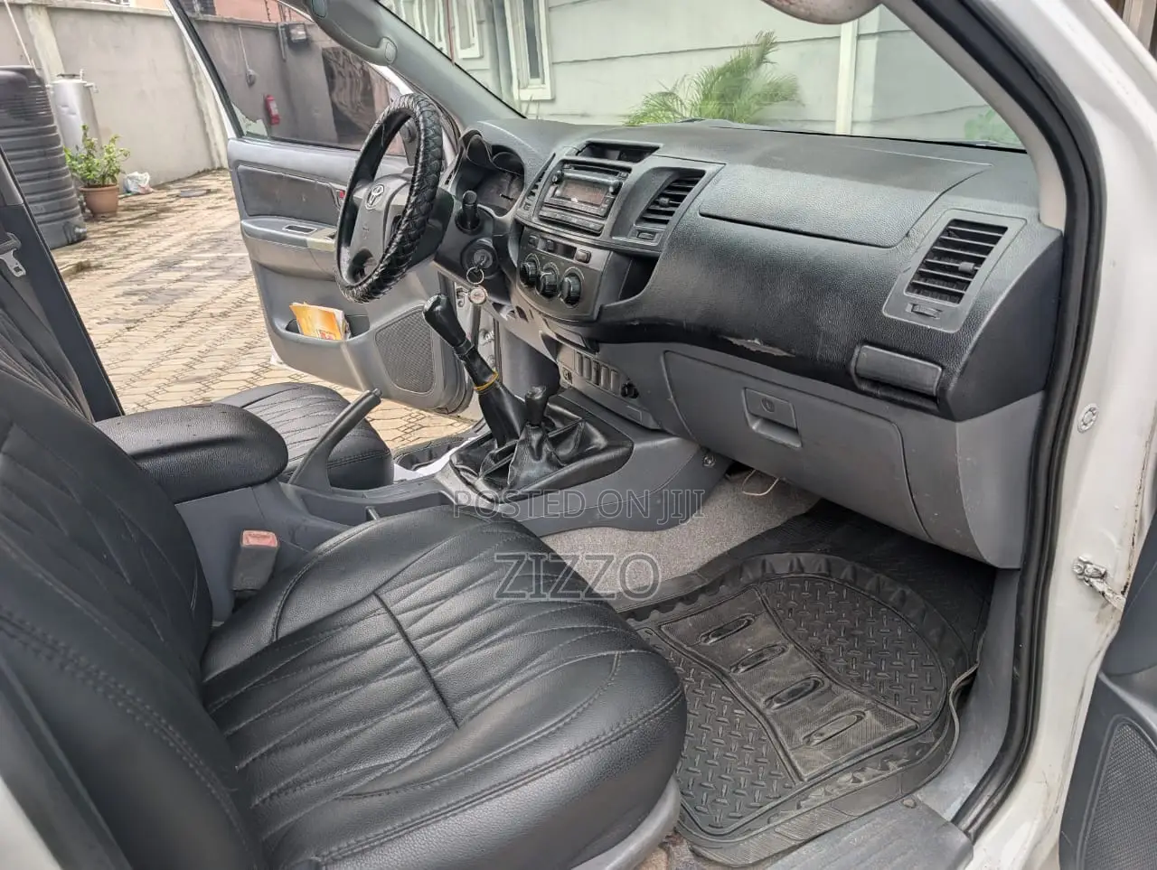 Toyota Hilux 2012 White