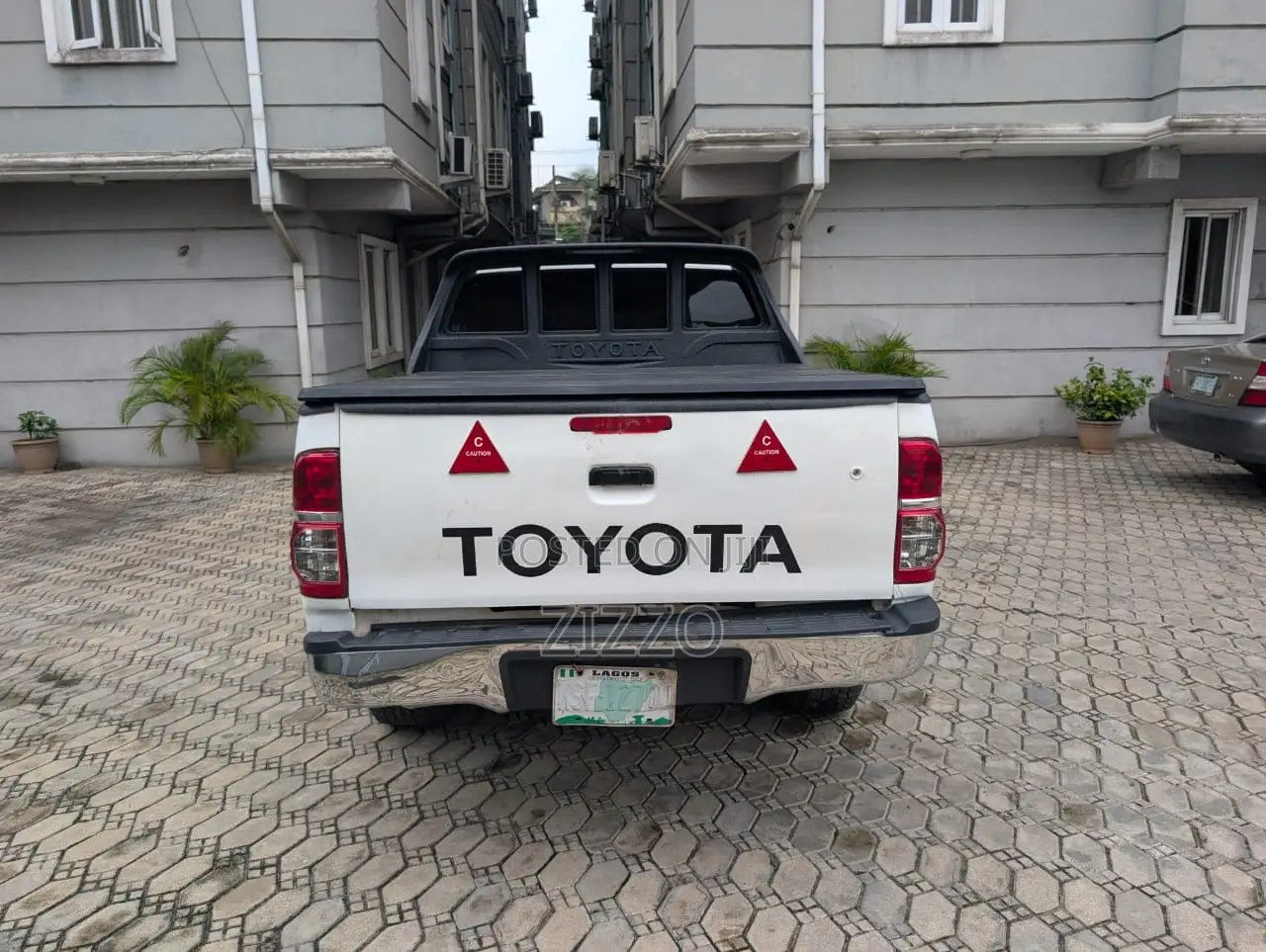 Toyota Hilux 2012 White