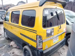 Suzuki Every 2000 Yellow