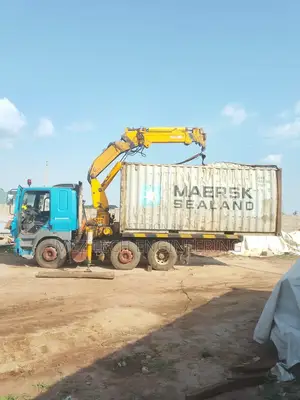 17 Tons Haib for Hire