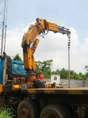 17 Tons Haib for Hire