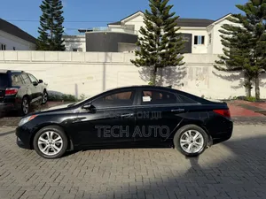 Hyundai Sonata Limited Sedan FWD (2.4L 4cyl 6A) 2011 Black