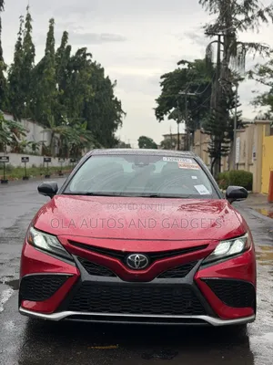 Toyota Camry XSE 2021 Red
