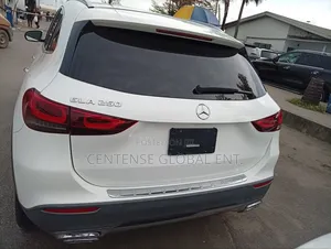 Mercedes-Benz GLA 250 2021 White