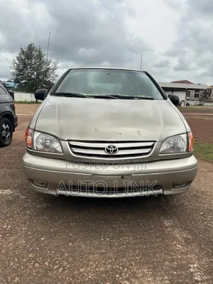 Toyota Sienna CE & 1 hatch 2000 Silver