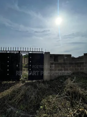 6bdrm Apartment in Osogbo for sale
